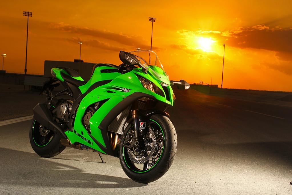 Kawasaki ZX-10R: Gentle Giant 