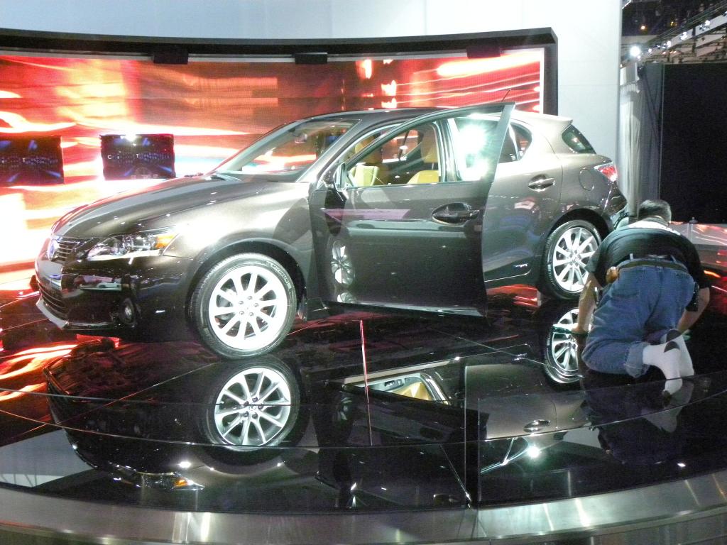 Lexus CT 200h.