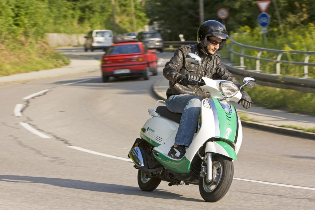 MZ startet im März 2011 mit der Roller-Produktion