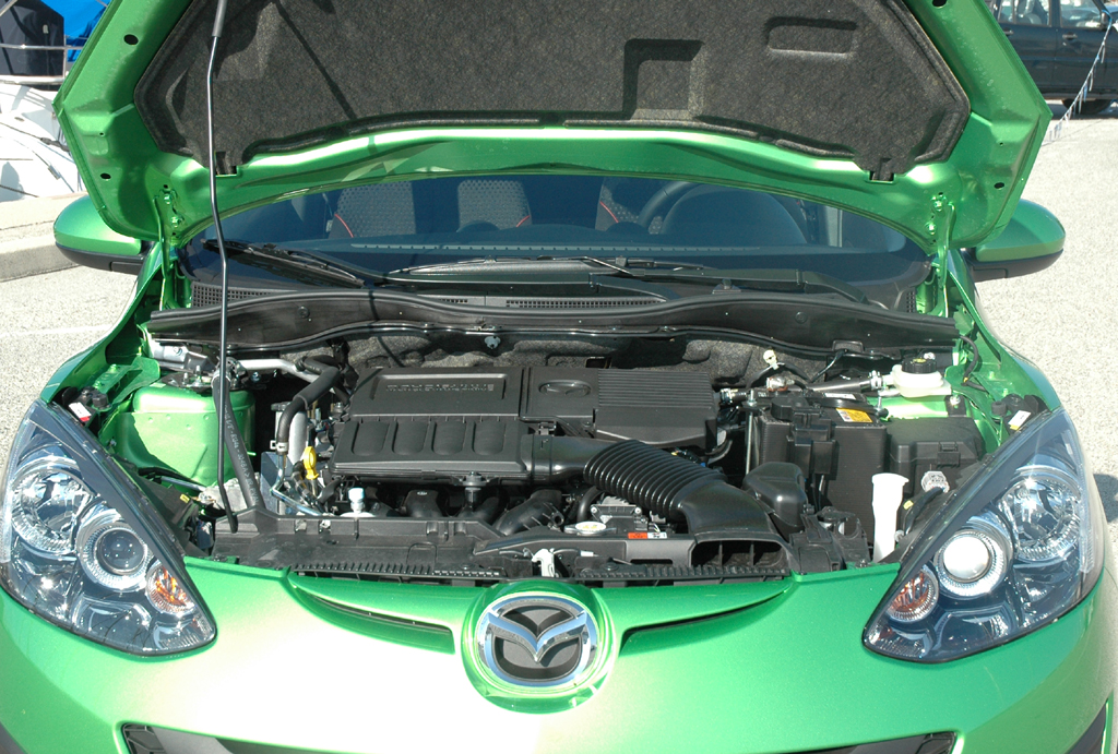 Mazda2: Unter der Motorhaube arbeiten 75 bis 102 PS starke Vierzylinder. 