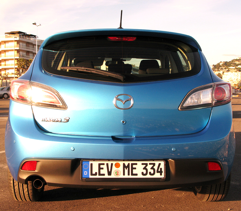 Mazda3 Diesel: Blick auf die Heckpartie. 