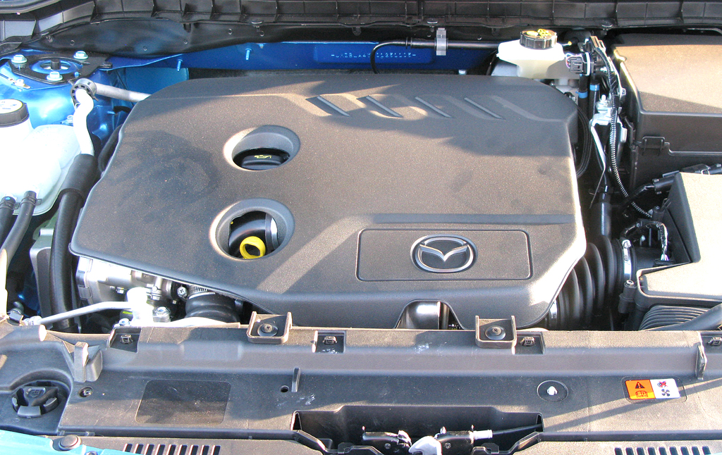 Mazda3 Diesel: Blick unter die Motorhaube des 115-PS-Selbstzünders. 