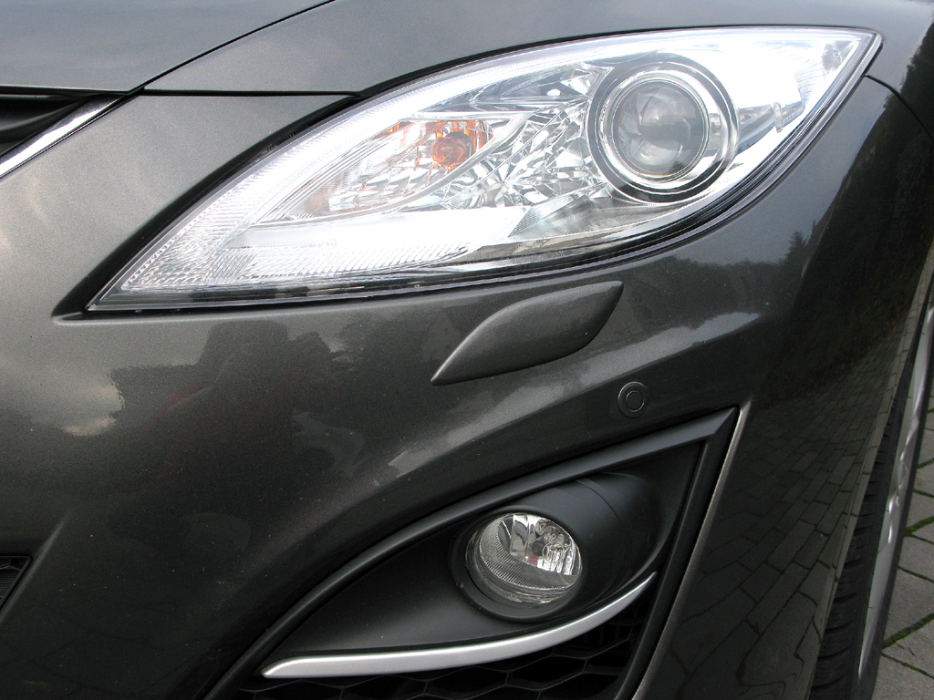 Mazda6 Diesel: Moderne Leuchteinheit vorn. 