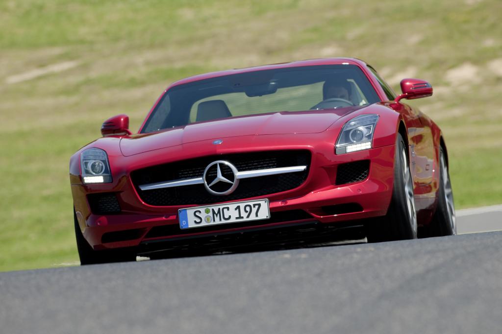 Mercedes-Benz SLS AMG/Mercedes-Benz