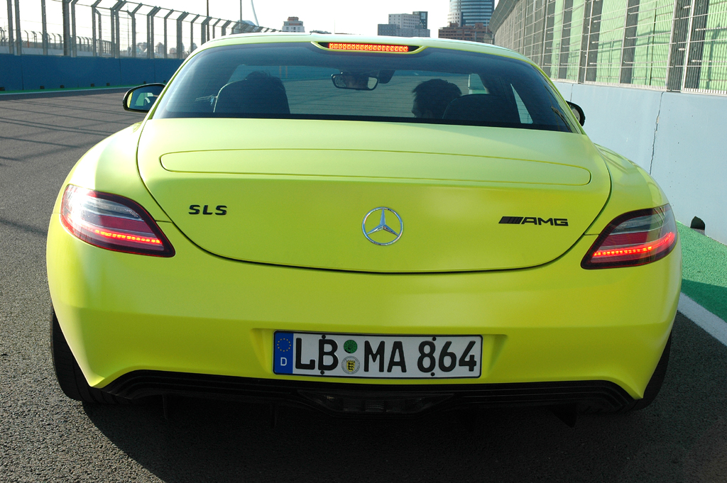 Mercedes SLS AMG E-Cell: So sieht die komplette Heckpartie aus. 
