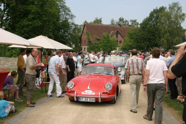 Oldtimer auf Langzeitfahrt 