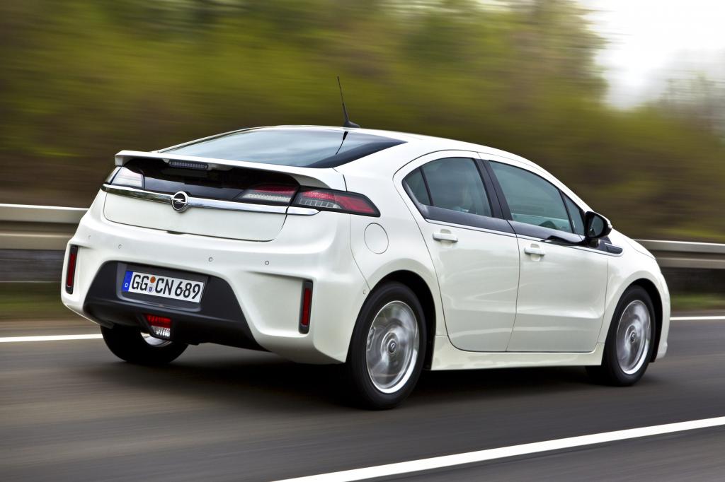 Opel Ampera.