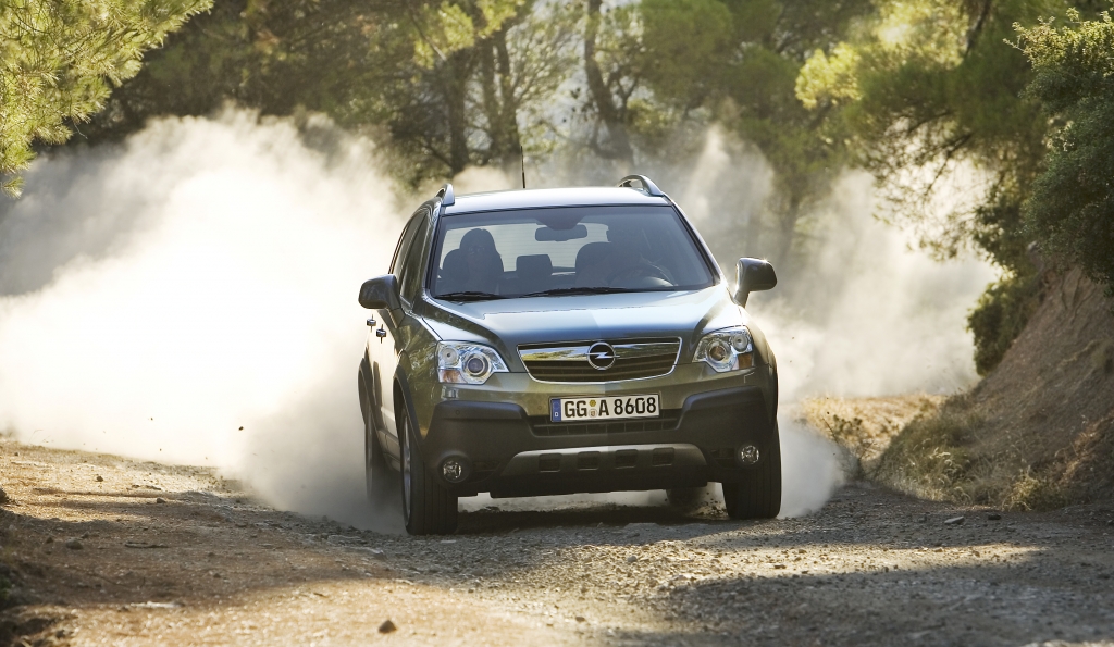 Opel Antara mit Geländeumbau: Kompaktes SUV bekommt Offroad-Fähigkeiten 