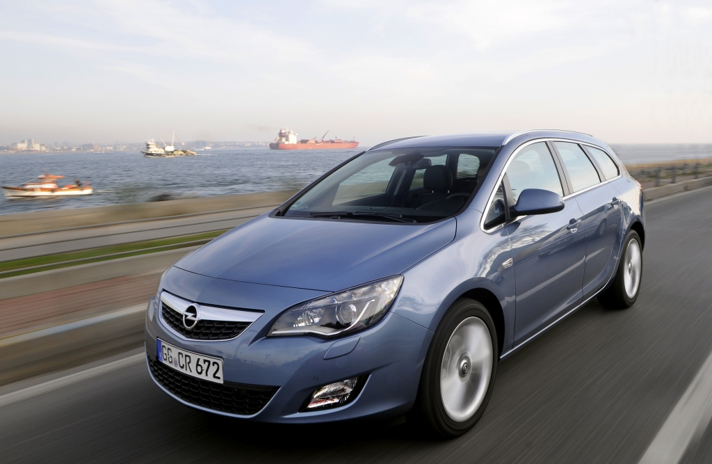 Opel Astra Sports Tourer: Insignias kleiner Bruder bringt Lifestyle in die Kompaktklasse