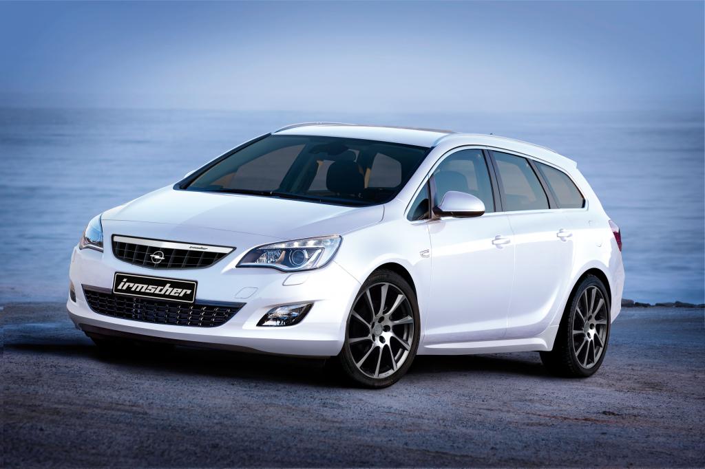 Opel Astra Sports Tourer mit Irmscher-Teilen.