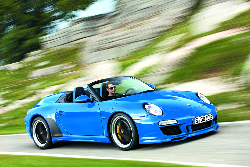 Porsche 911 Speedster: So sieht das Kultauto mit geöffnetem Stoffverdeck aus. 