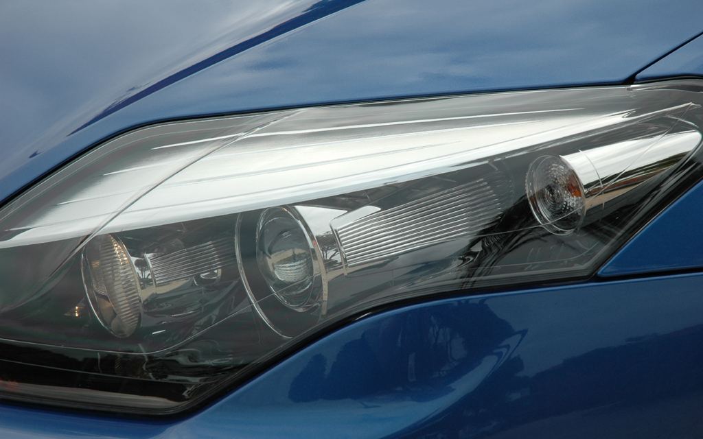 Renault Laguna: Moderne Leuchteinheit vorn.