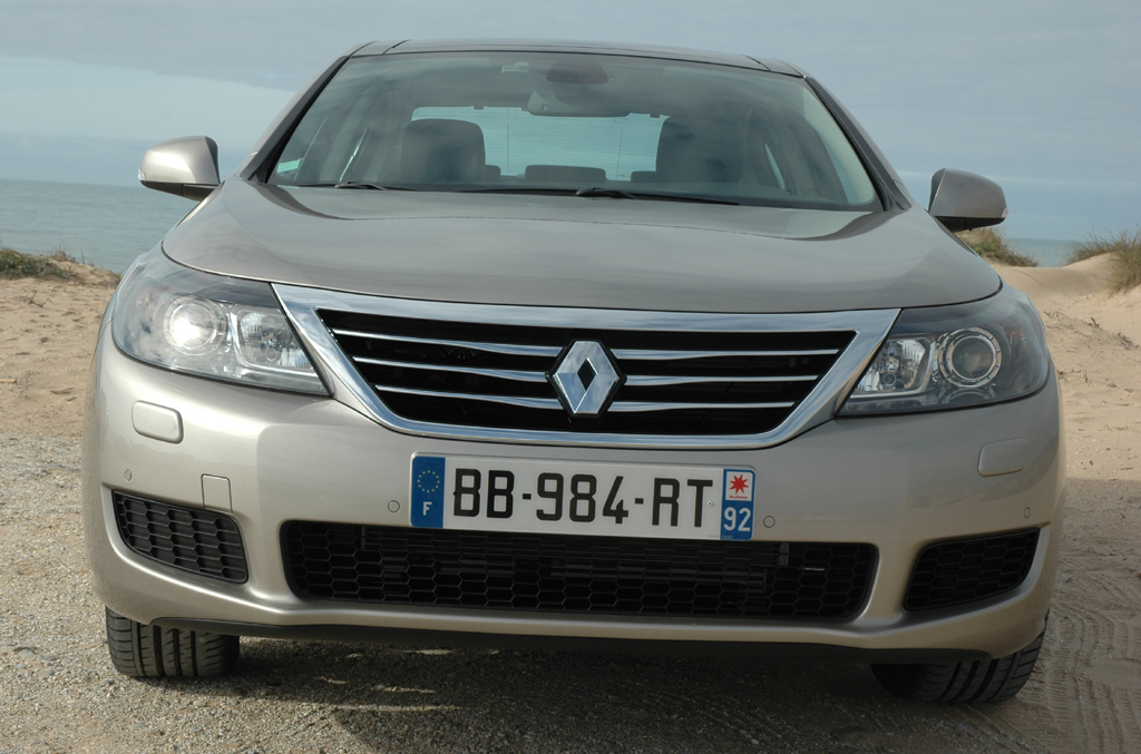 Renault Latitude: Blick auf die Frontpartie.