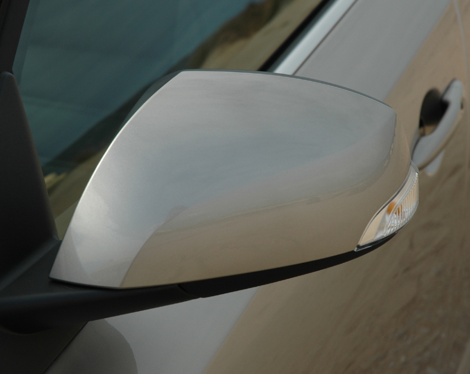 Renault Latitude: In die Außenspiegel sind Blinkleuchten integriert.