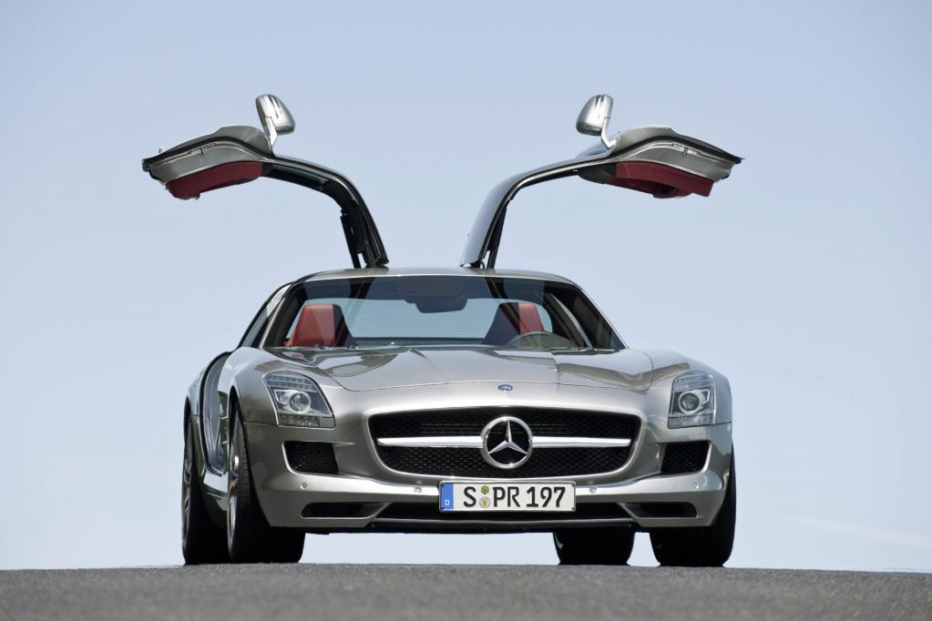 SLS AMG: Sinfonie aus acht Töpfen 