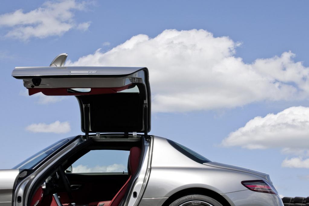 SLS AMG: Sinfonie aus acht Töpfen 