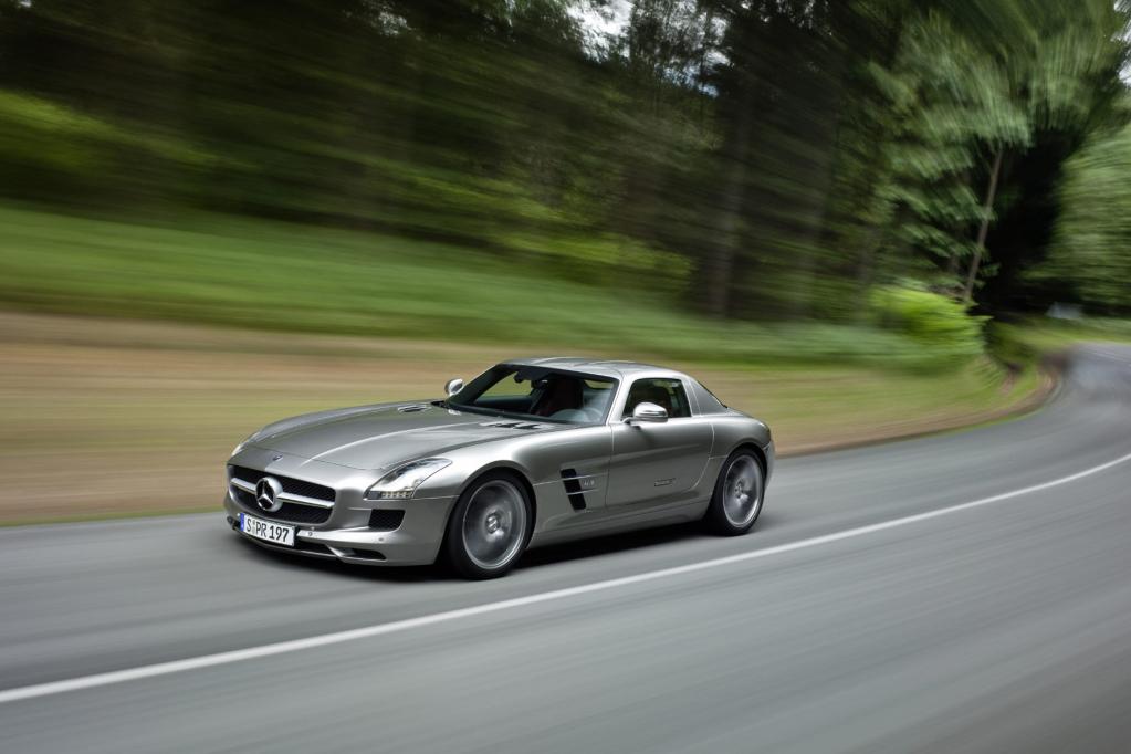 SLS AMG: Sinfonie aus acht Töpfen 