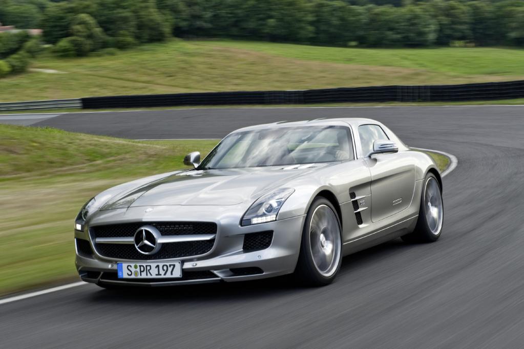 SLS AMG: Sinfonie aus acht Töpfen 