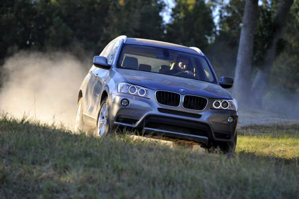 Seie US-Premiere feiert auch der ganz frische BMW X3, der nicht mehr aus Graz angeliefert wird, sondern nunmehr im US-amerikanischen Spartanburg produziert wird. 