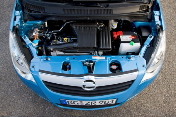 Sicher durch die kalte Jahreszeit! Mit auto.de und Opel gut gerüstet für Herbst und Winter. Tipp 5: Unter Strom bleiben!