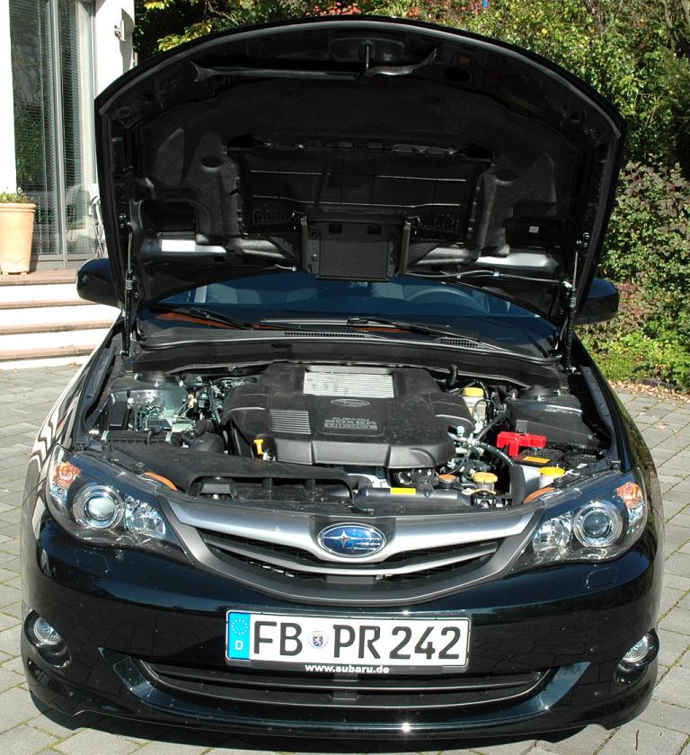 Subaru Impreza: Blick auf den 150 PS starken Vierzylinder-Boxerdiesel. 