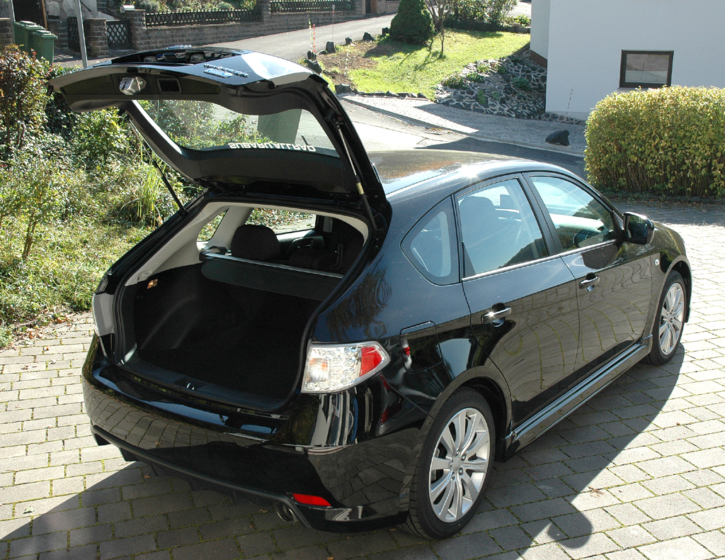 Subaru Impreza: Ins Gepäckabteil passen gut 300 bis gut 1215 Liter hinein. 