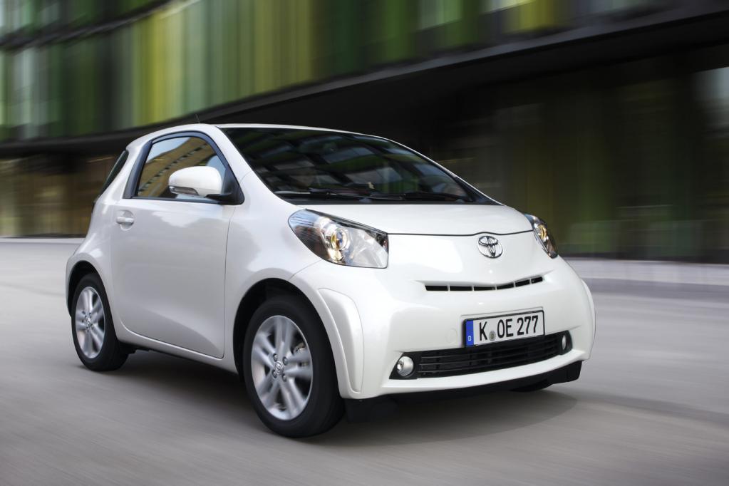 Toyota plant mit verschiedenen alternativen Antrieben 