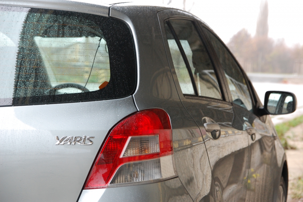UNFERTIG Toyota Yaris 1,3