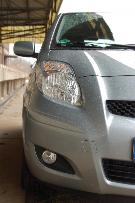 UNFERTIG Toyota Yaris 1,3