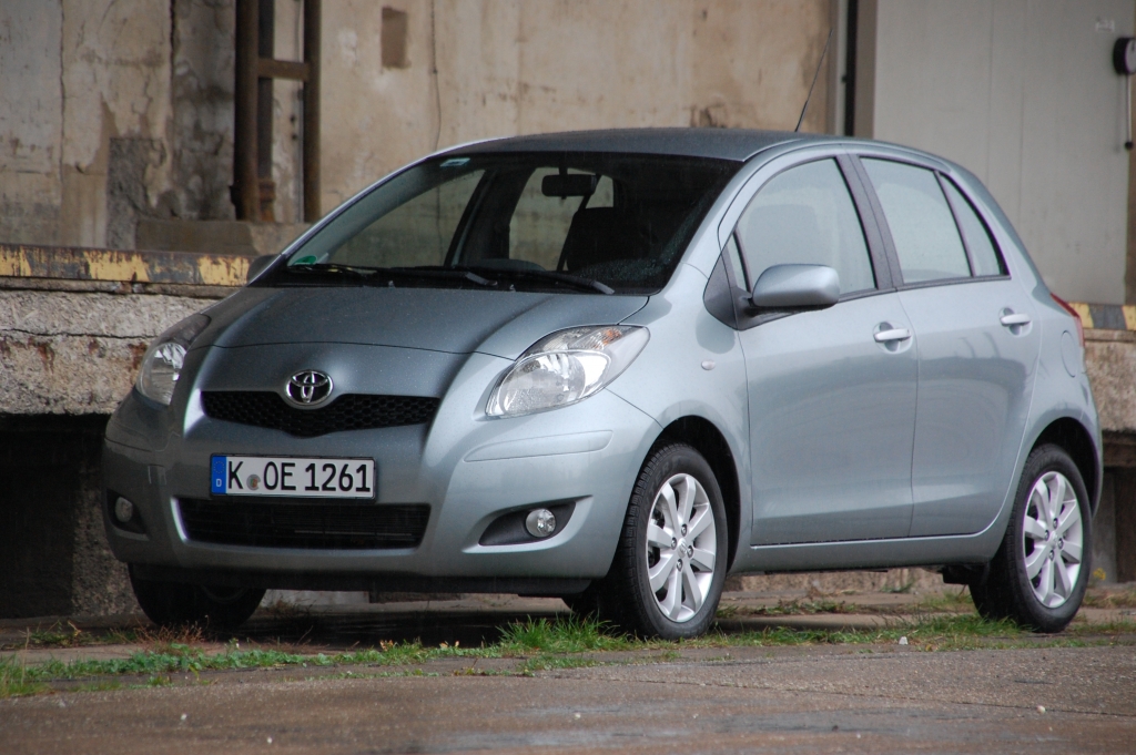 UNFERTIG Toyota Yaris 1,3