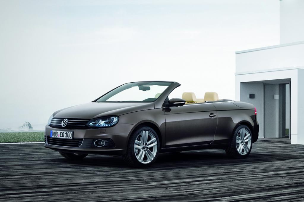VW zeigt den überarbeiteten Eos in LA