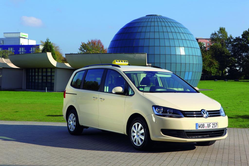 Volkswagen Sharan als Taxi.