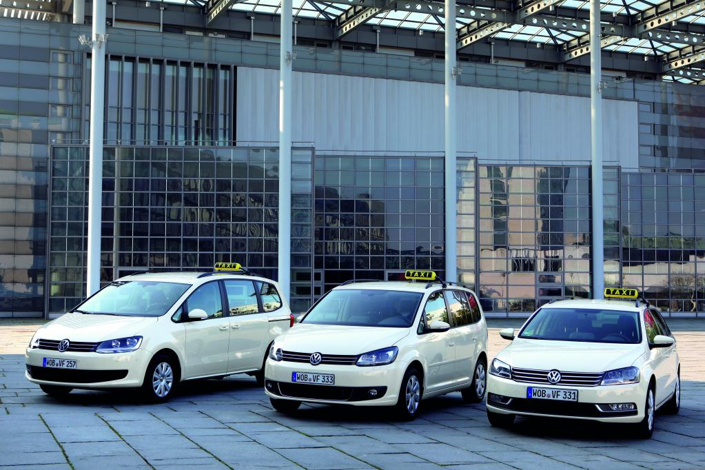 Volkswagen ist mit drei neuen Modellen auf der Taximesse.