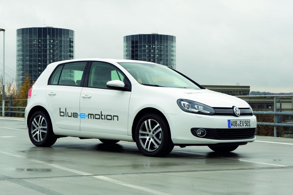 Volkswagen zeigt Golf Blue E-Motion