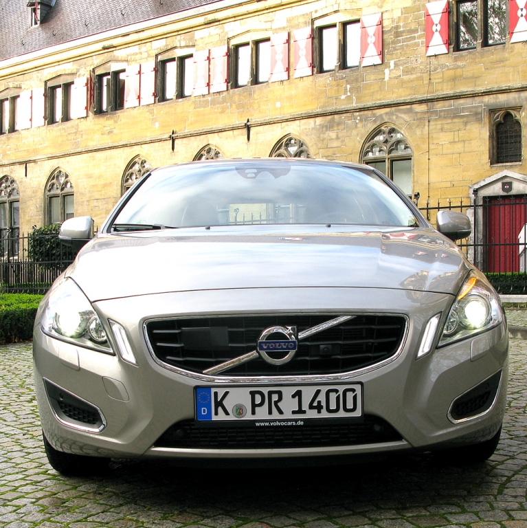 Volvo V60: Blick auf die Frontpartie.