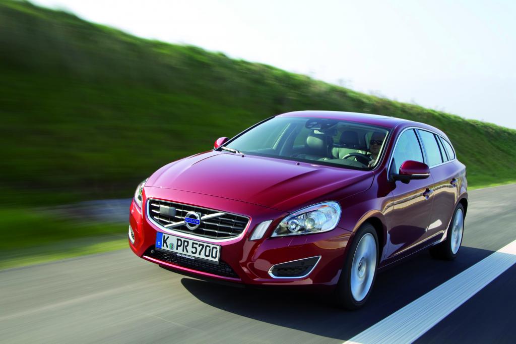 Volvo V60.