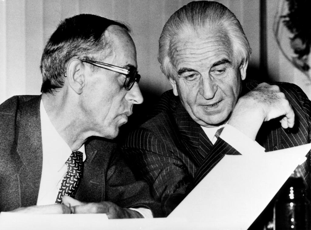 Vor 50 Jahren: BMW-Betriebsratsvorsitzender Kurt Golda im Gespräch mit Herbert Quandt.