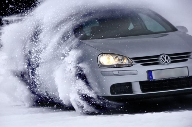 auto.de: Knöllchen, Winterreifen, Vignetten – So teuer wird Auto fahren 2011