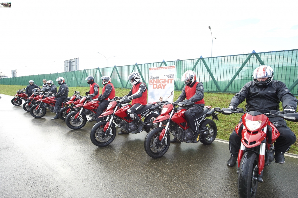 auto.de anlässlich des Blu-ray & DVD-Starts von „Knight and Day“ bei Ducati-Event in Italien
