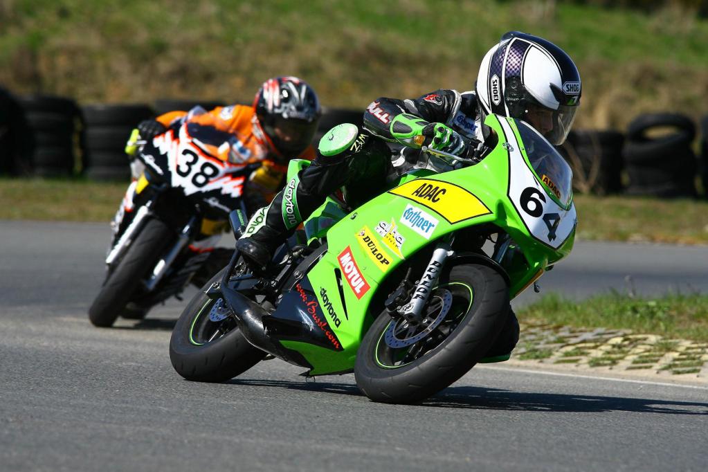 ADAC bietet 2011 wieder zwei Nachwuchsserien für Motorradfahrer an