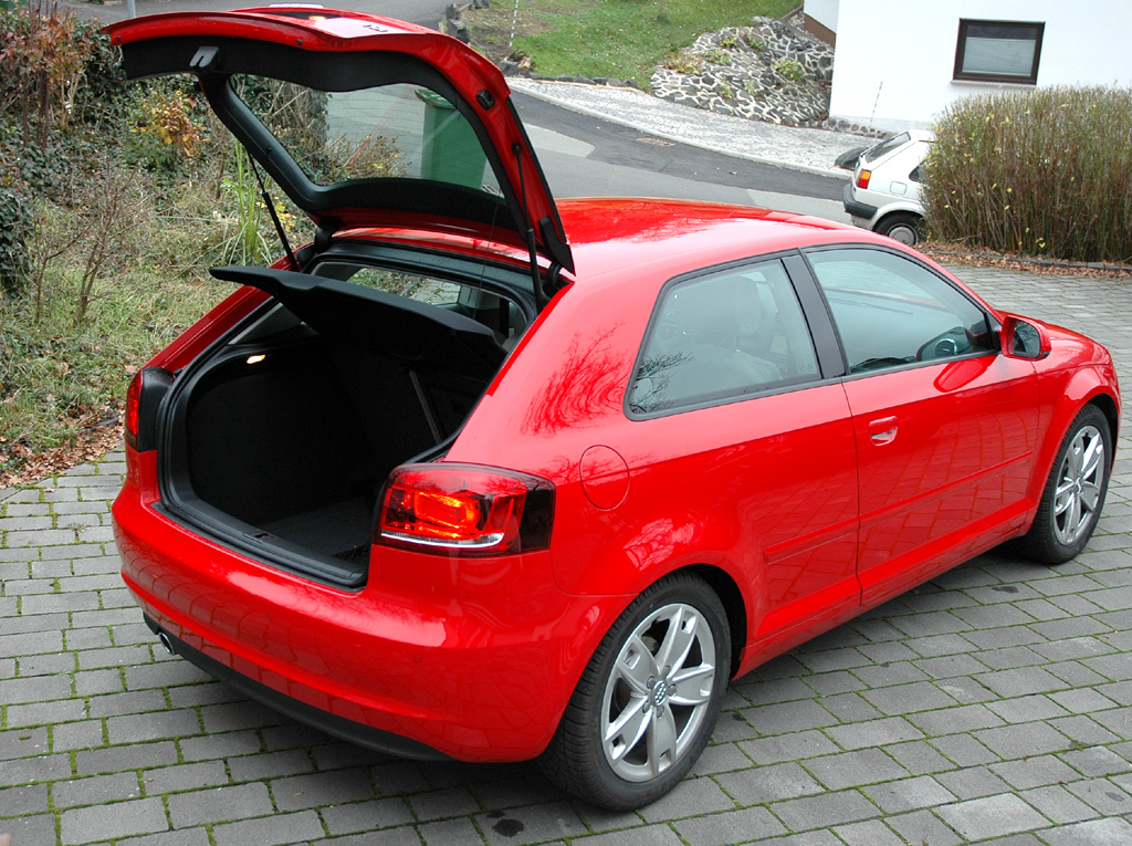 Audi A3 Diesel: In den Kofferraum passen 350 bis über 1050 Liter Gepäck. 