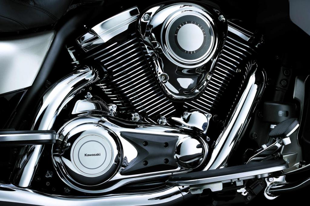 Augenweide: der mächtige Kawasaki V2. 