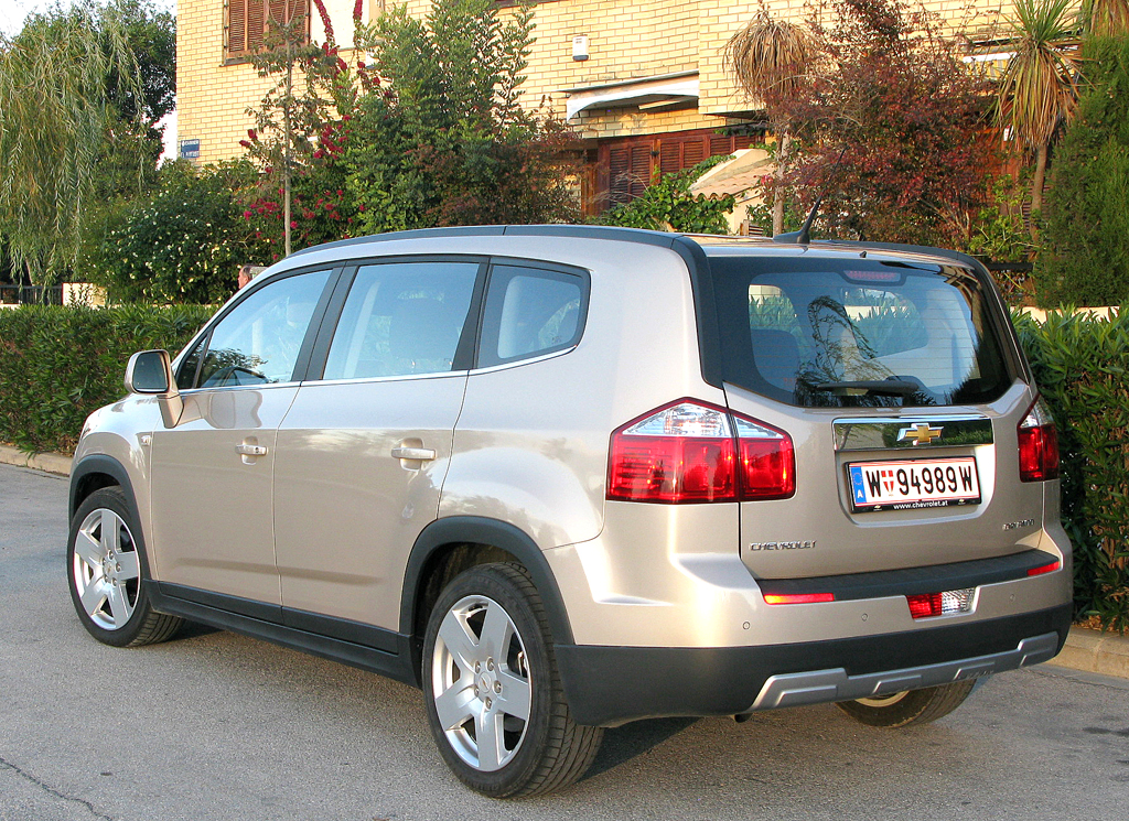 Chevrolet Orlando: Heck-/Seitenansicht.
