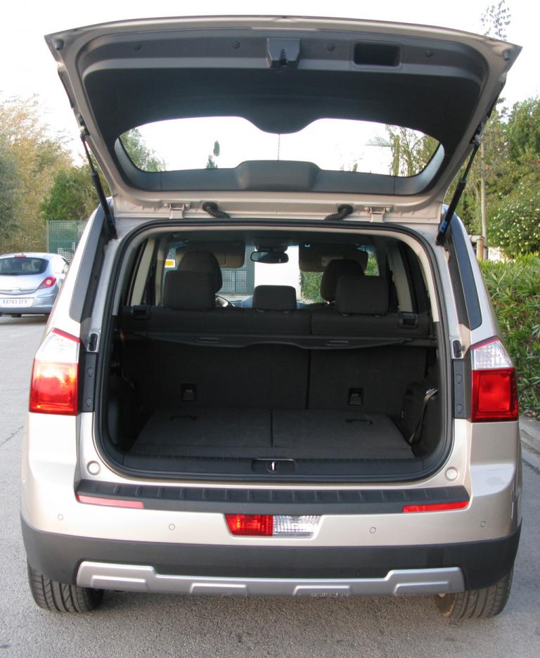 Chevrolet Orlando: In den Kofferraum passen bis fast 1500 Liter Gepäck hinein. 