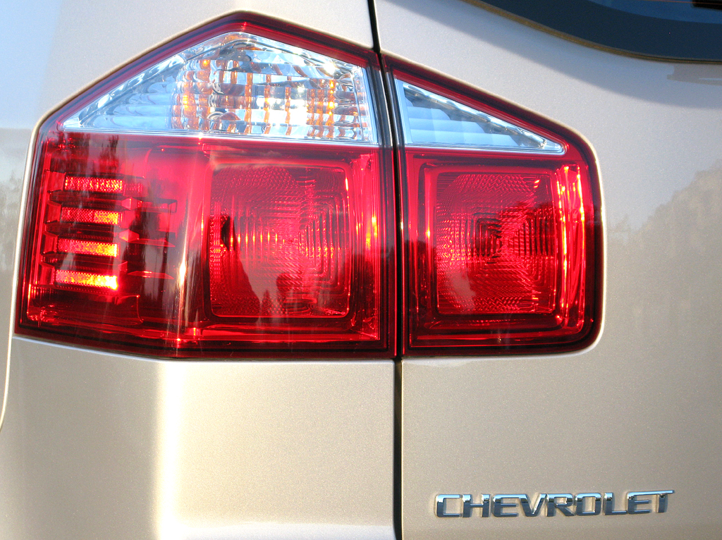 Chevrolet Orlando: Moderne Leuchteinheit hinten mit Markenschriftzug. 