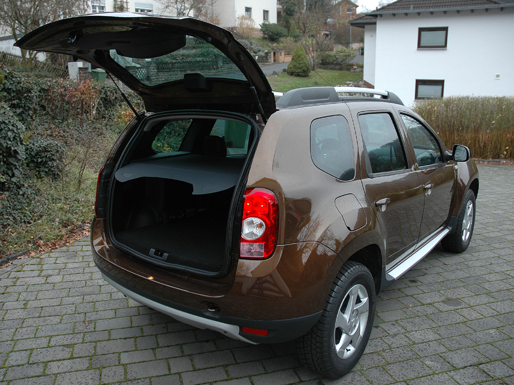Dacia Duster: Ins Gepäckabteil passen fast 450 bis um die 1600 Liter. 