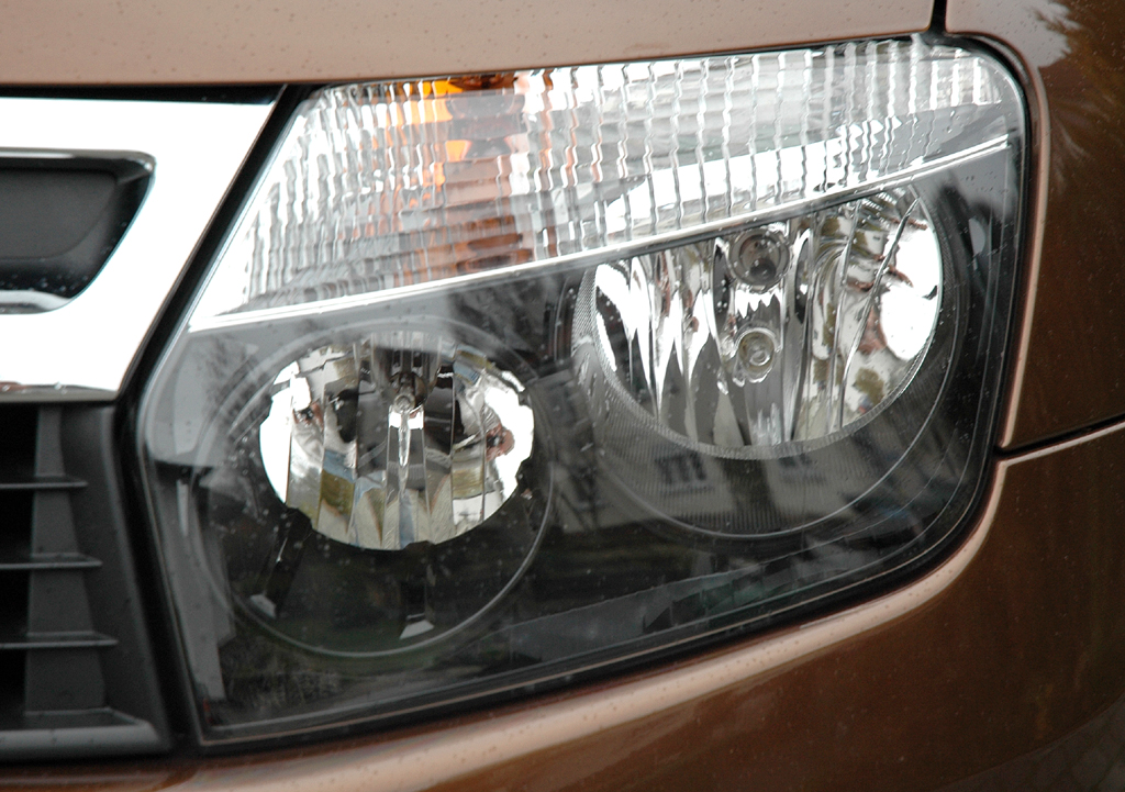 Dacia Duster: Moderne Leuchteinheit vorn. 