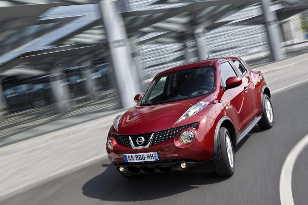 Das Auffällige beim Nissan Juke sind die Leuchten auf der Motorhaube. 