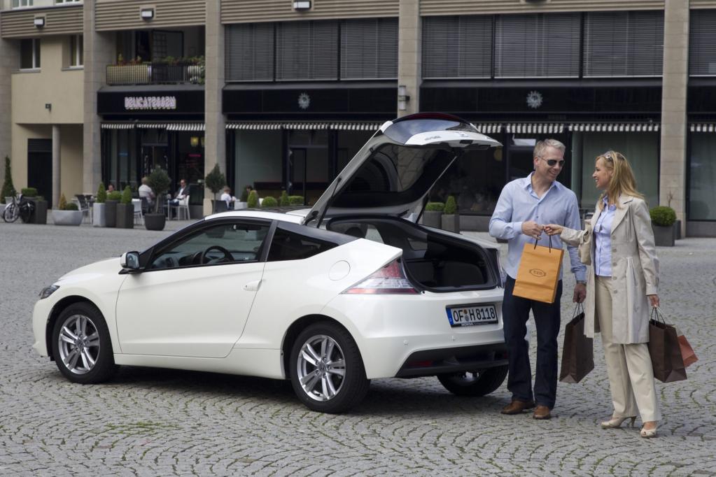 Der Honda CR-Z zeichnet sich durch eine extreme Keilform aus
