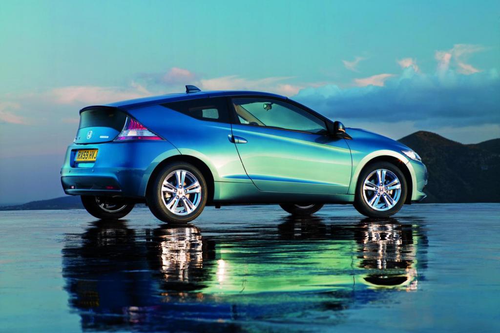Der Honda CR-Z zeichnet sich durch eine extreme Keilform aus